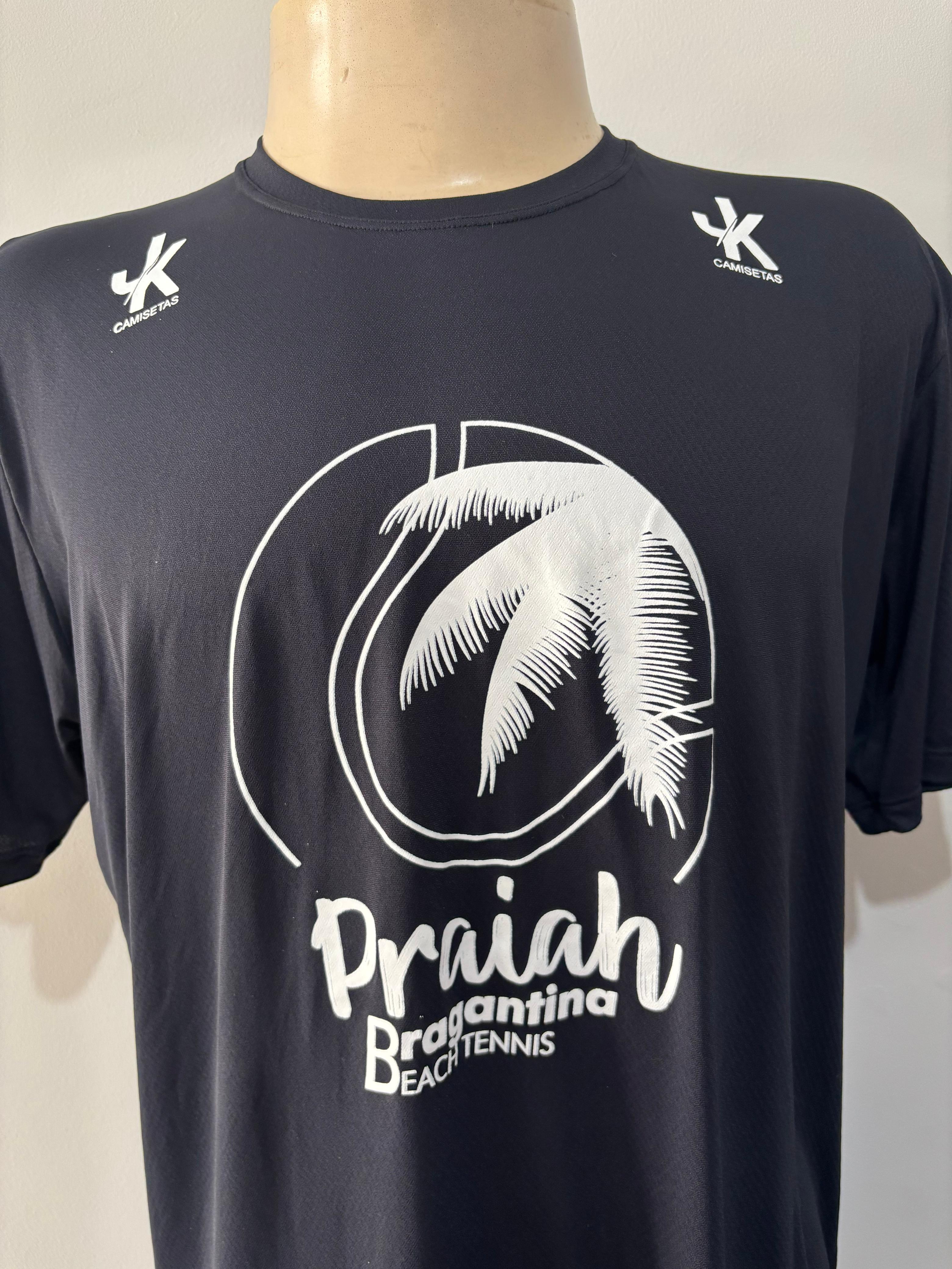 Camiseta preta personalizada 100% poliamida para o evento Torneio Bragantino de Beach Tennis.